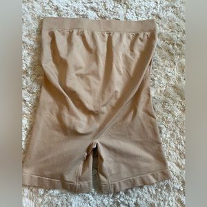 Motherhood Maternity Shape wear